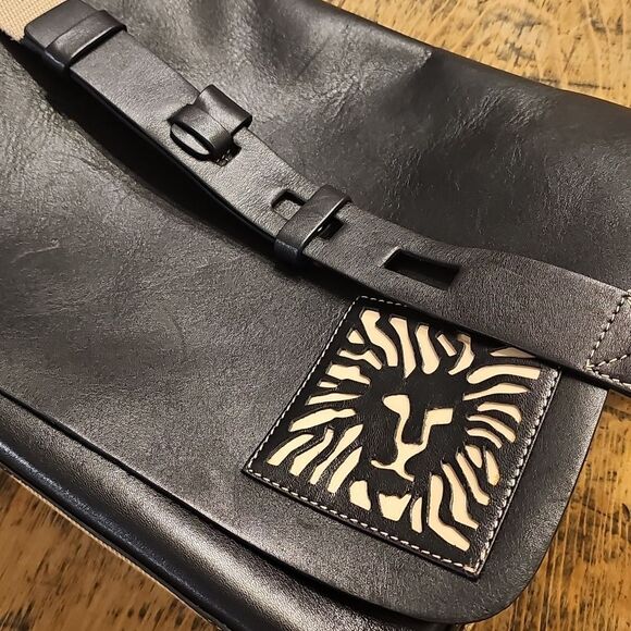 ANNE‎ KLEIN Vtg Flap Closure Leather Messenger Bag Classic Academia Lion *RARE* - Picture 8 of 9